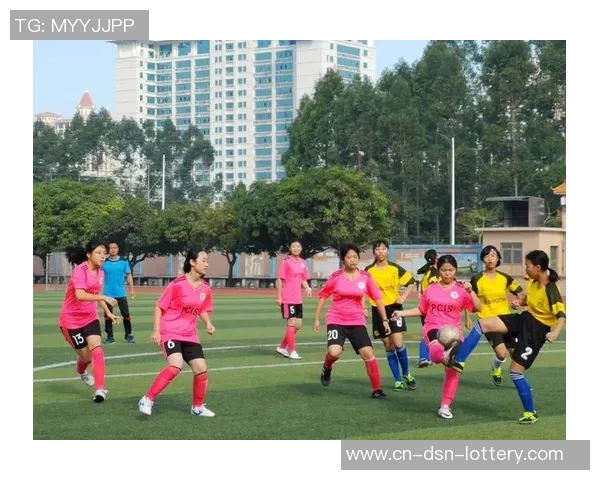 追逐梦想的绿茵场女子足球电影展现青春与勇气的精彩故事